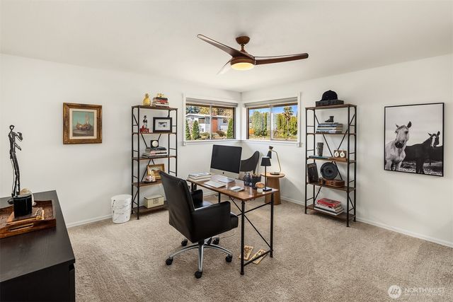 306 Seneca Place NW, Renton, WA 98057