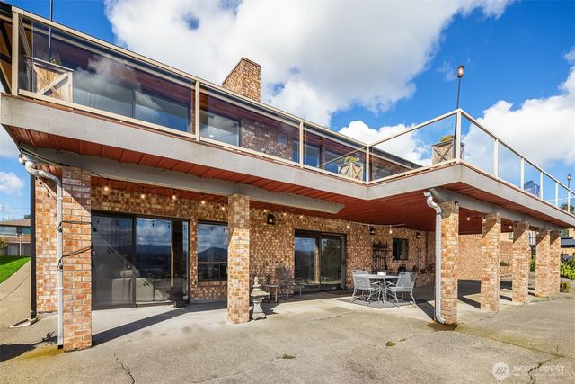 306 Seneca Place NW, Renton, WA 98057