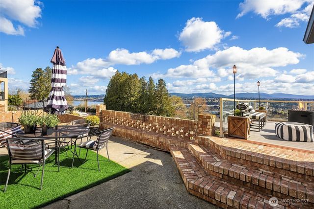 306 Seneca Place NW, Renton, WA 98057