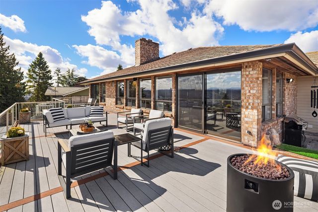 306 Seneca Place NW, Renton, WA 98057