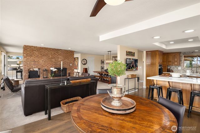 306 Seneca Place NW, Renton, WA 98057