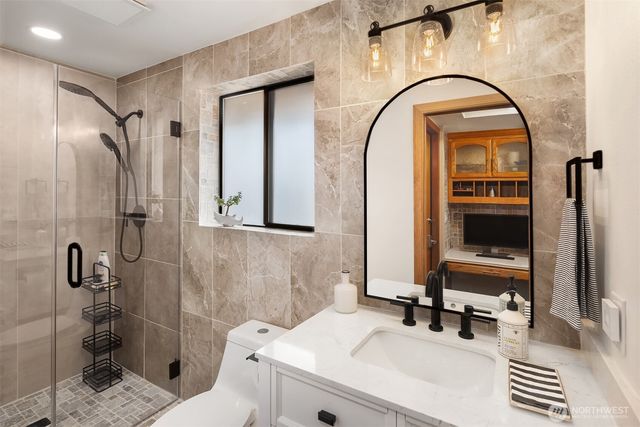 306 Seneca Place NW, Renton, WA 98057