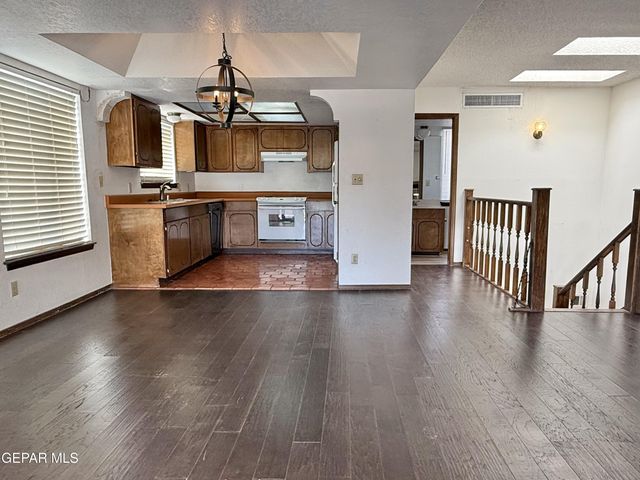 407 IRONDALE Drive A, El Paso, TX 79912