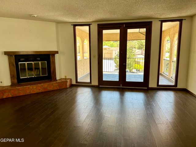 407 IRONDALE Drive A, El Paso, TX 79912