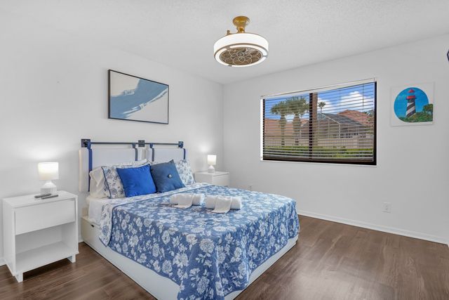 1704 Sea Fair Dr, St Augustine, FL 32080