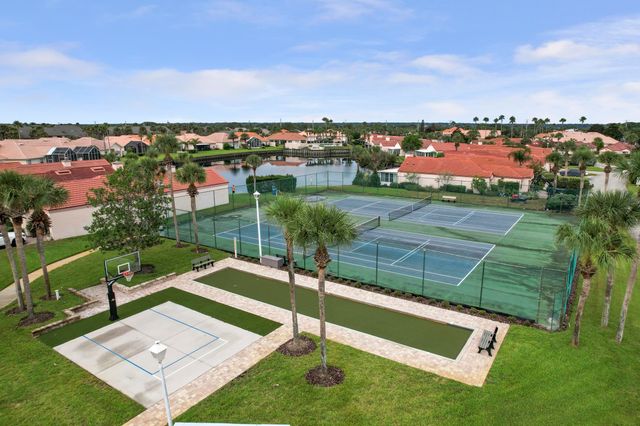 1704 Sea Fair Dr, St Augustine, FL 32080
