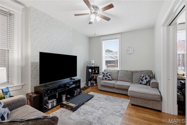 6225 Victoria Avenue, St Louis, MO 63139