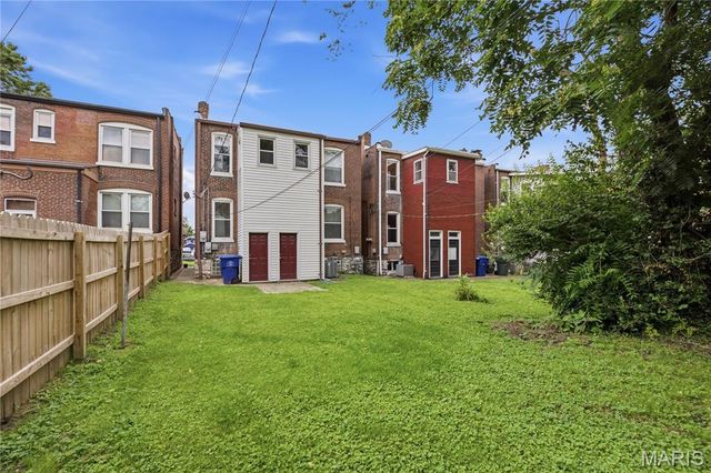6225 Victoria Avenue, St Louis, MO 63139