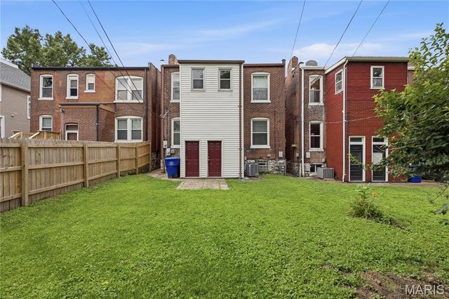 6225 Victoria Avenue, St Louis, MO 63139
