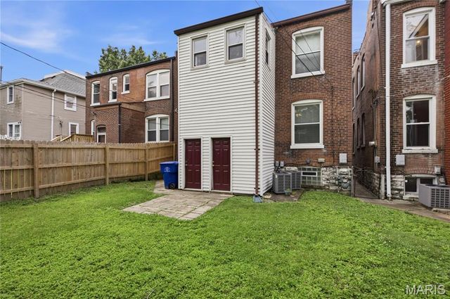 6225 Victoria Avenue, St Louis, MO 63139
