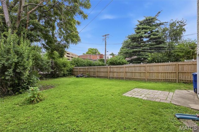 6225 Victoria Avenue, St Louis, MO 63139