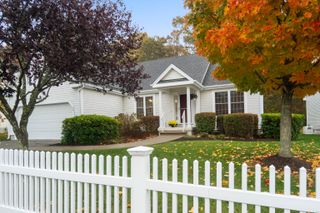 40 Spinnaker Drive 40, East Lyme, CT 06357