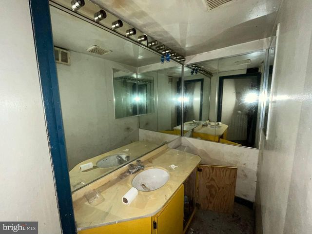 2258 N BROAD ST, Philadelphia, PA 19132