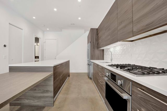 1017 N Cleveland Avenue 4, Chicago, IL 60610