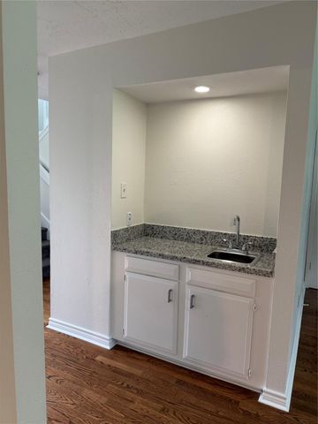 2318 Aprilmont Drive, Sugar Land, TX 77498