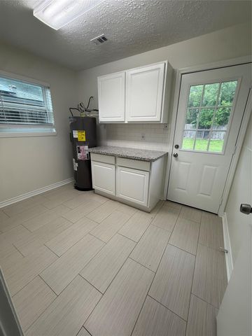 2318 Aprilmont Drive, Sugar Land, TX 77498