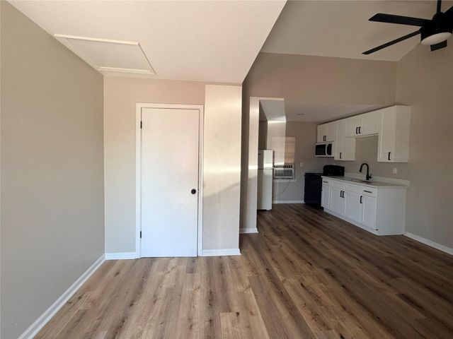 5025 Jefferson St 15, Houston, TX 77023