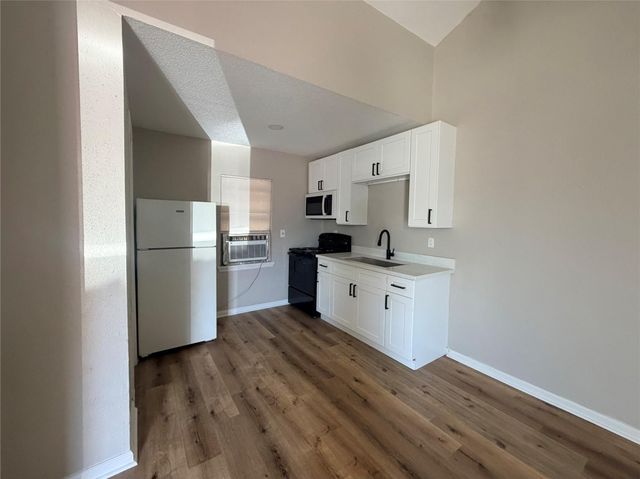 5025 Jefferson St 15, Houston, TX 77023
