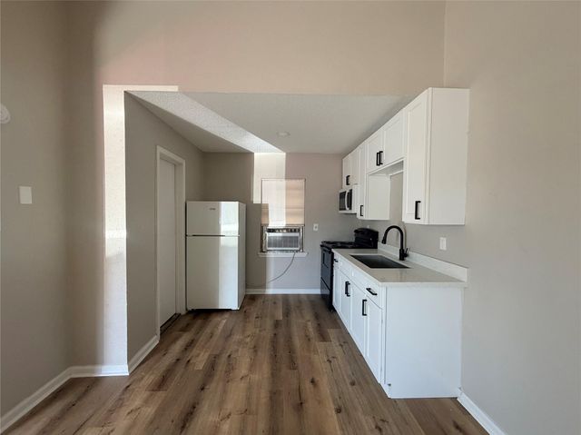 5025 Jefferson St 15, Houston, TX 77023