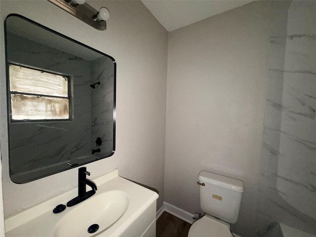 5025 Jefferson St 15, Houston, TX 77023