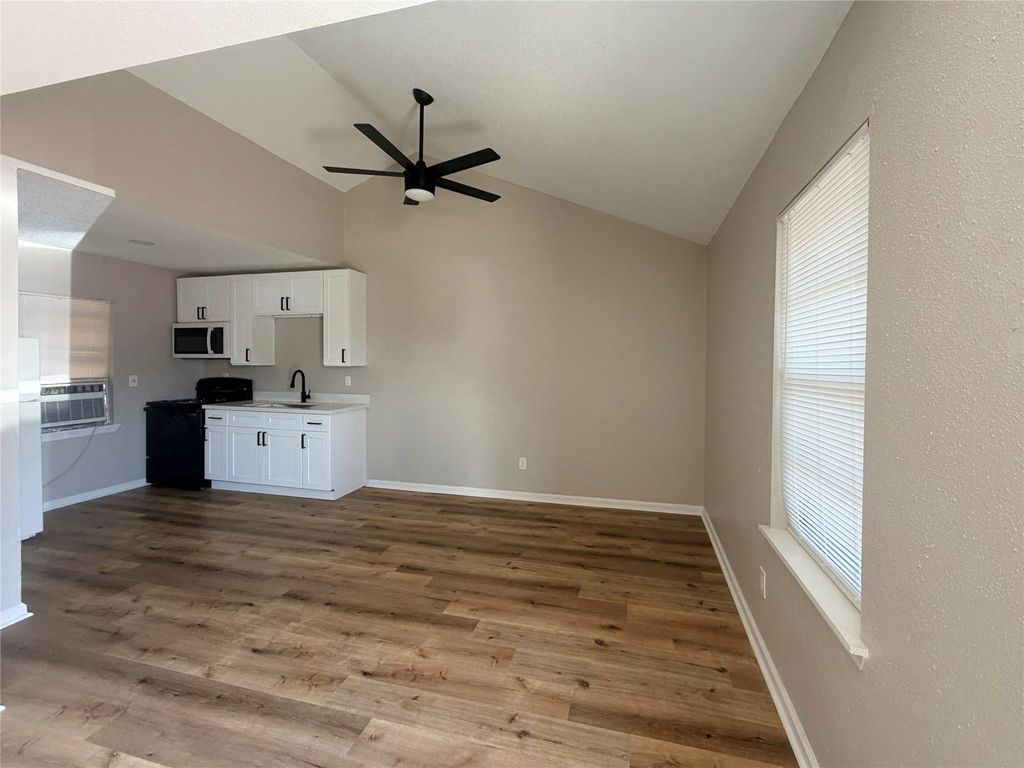 5025 Jefferson St 15, Houston, TX 77023