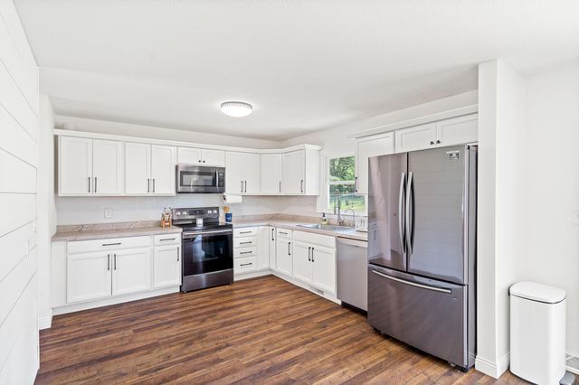 1905 GARDEN DR, Columbia, MO 65202