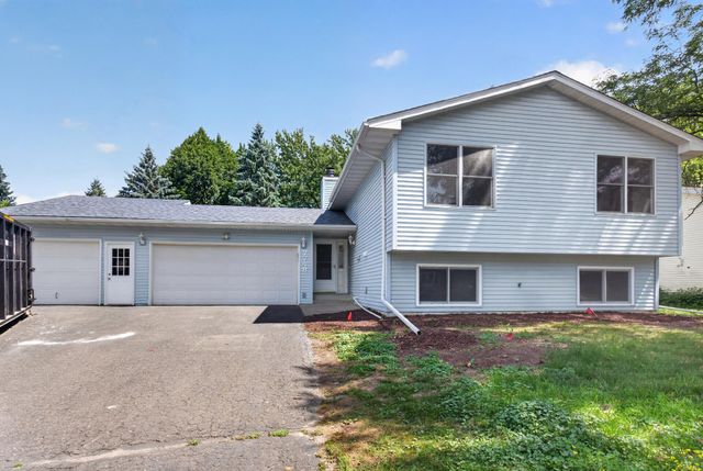 7748 Cayenne Plaza W, Woodbury, MN 55125