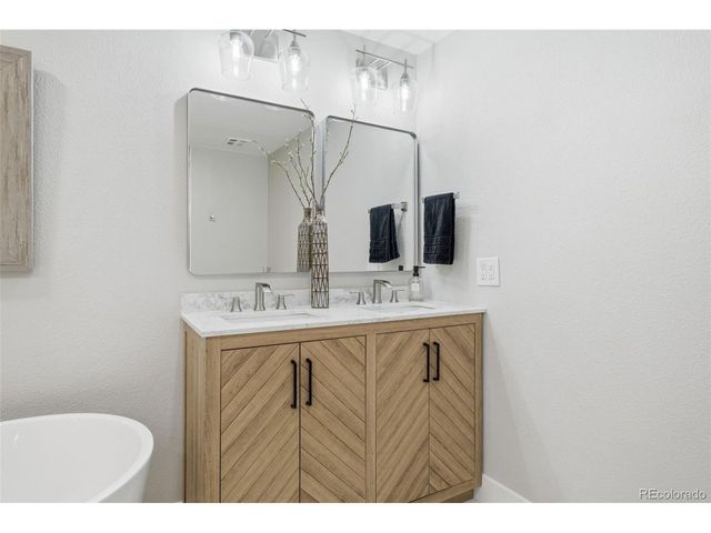 7295 S Steele Cir, Littleton, CO 80122
