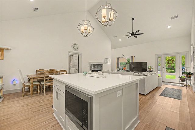37 Forfar Circle, Bella Vista, AR 72715
