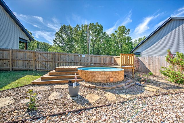 37 Forfar Circle, Bella Vista, AR 72715