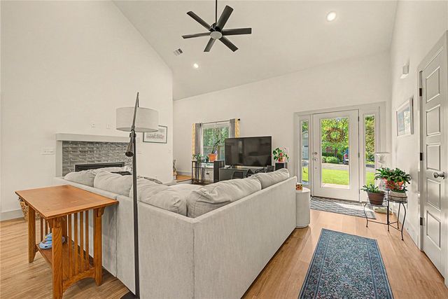 37 Forfar Circle, Bella Vista, AR 72715