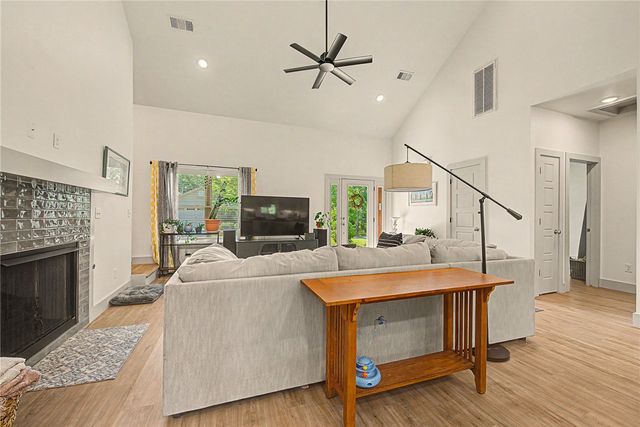 37 Forfar Circle, Bella Vista, AR 72715
