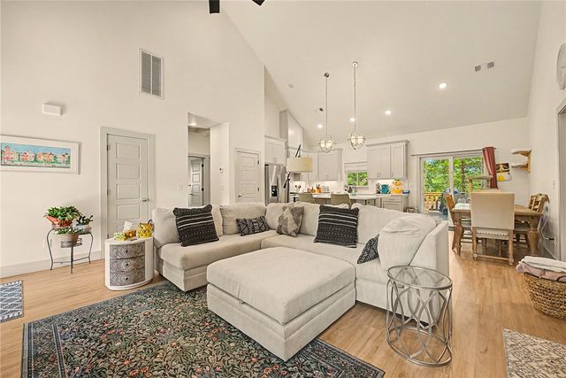 37 Forfar Circle, Bella Vista, AR 72715