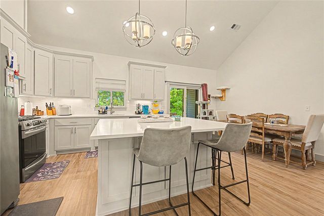 37 Forfar Circle, Bella Vista, AR 72715