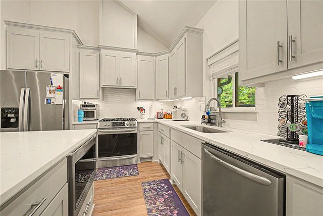 37 Forfar Circle, Bella Vista, AR 72715