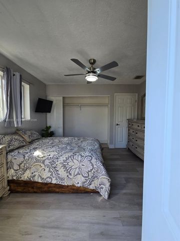 1131 N 75th Avenue, Hollywood, FL 33024
