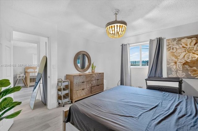 1131 N 75th Avenue, Hollywood, FL 33024