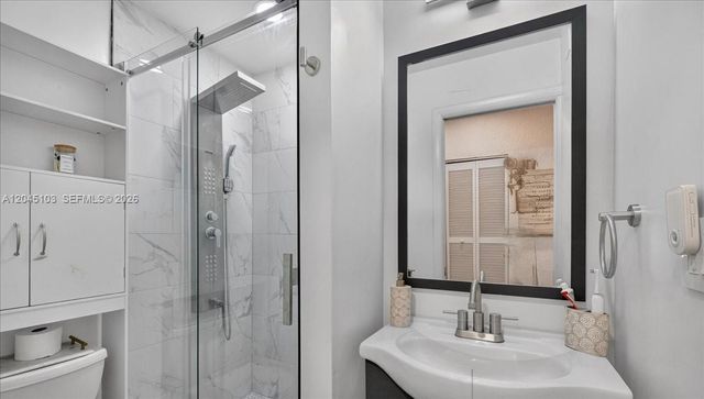 1131 N 75th Avenue, Hollywood, FL 33024