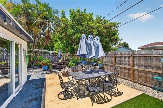 1131 N 75th Avenue, Hollywood, FL 33024