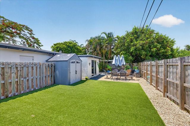 1131 N 75th Avenue, Hollywood, FL 33024