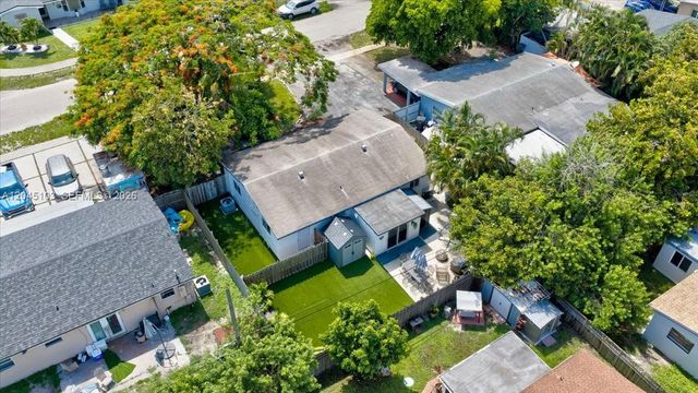 1131 N 75th Avenue, Hollywood, FL 33024