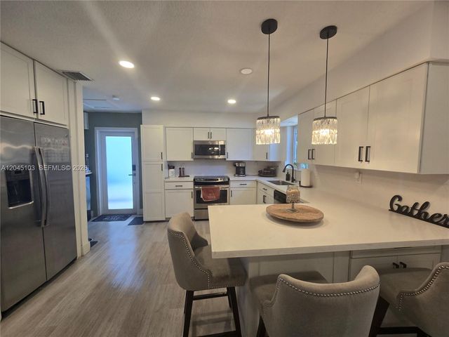 1131 N 75th Avenue, Hollywood, FL 33024