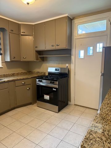 10240 S Eberhart Avenue 1, Chicago, IL 60628