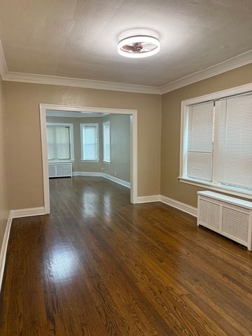 10240 S Eberhart Avenue 1, Chicago, IL 60628