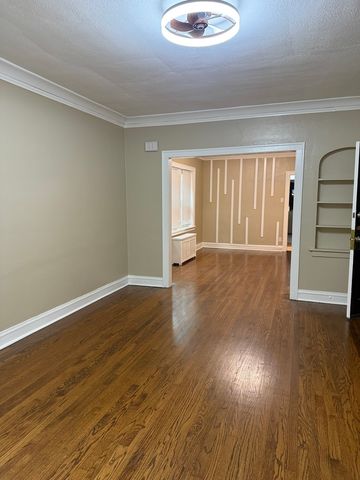 10240 S Eberhart Avenue 1, Chicago, IL 60628