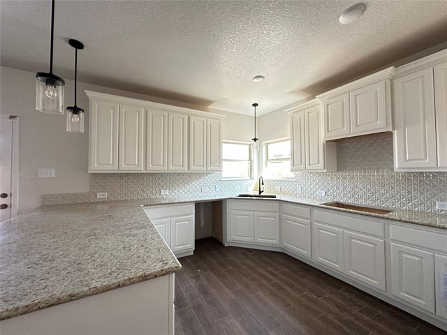 718 Golden Eagle DR, Salado, TX 76571