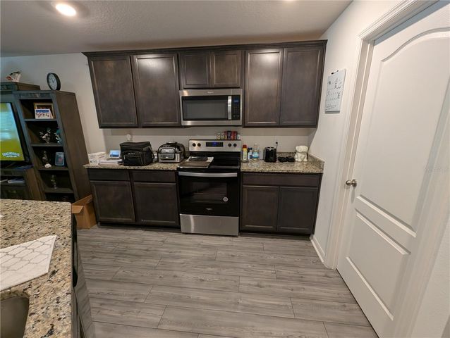 1556 WYNFORD CIRCLE, Tavares, FL 32778