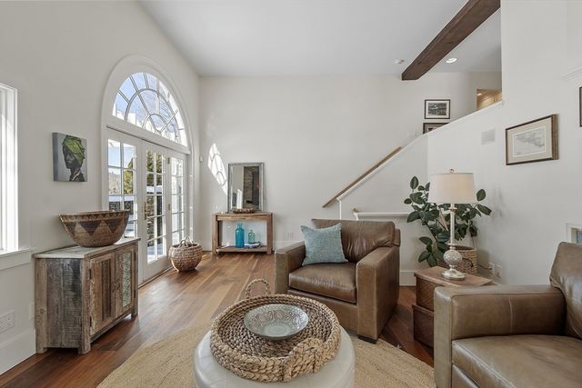 1409 Monument St, Concord, MA 01742