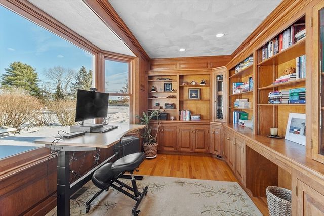 1409 Monument St, Concord, MA 01742