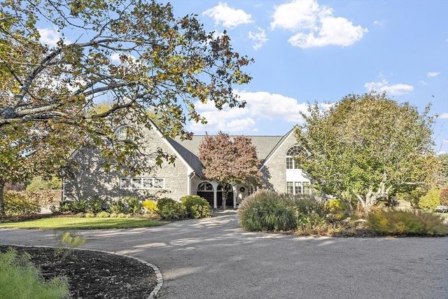 1409 Monument St, Concord, MA 01742